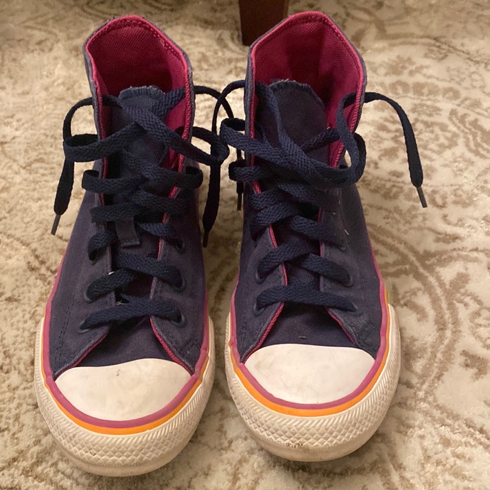 Girls all star converse high tops size 2.5